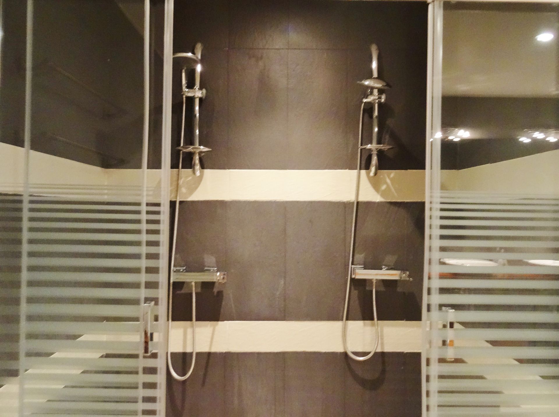 <b>Bathroom of Master Suite</b>